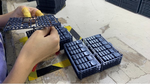 硅膠制品工廠改變傳統(tǒng)生活品質(zhì)，根源硅膠讓環(huán)保走進(jìn)廚房